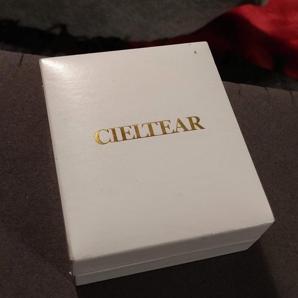 NEW Beautiful Silver Tone Leaf Gem Necklace - Picture 3 of 6